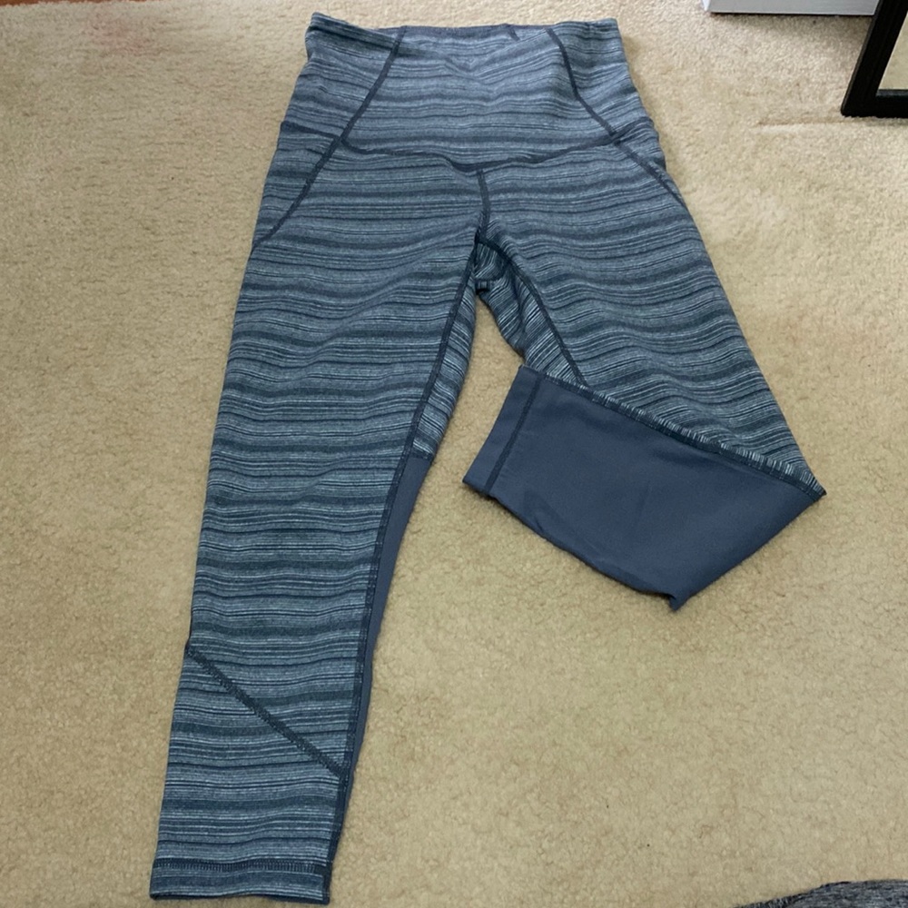 Zella brand mesh Capri
